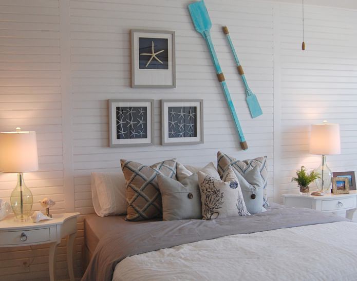 remos na parede do quarto