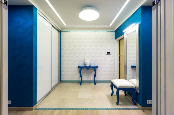 corredor branco e azul