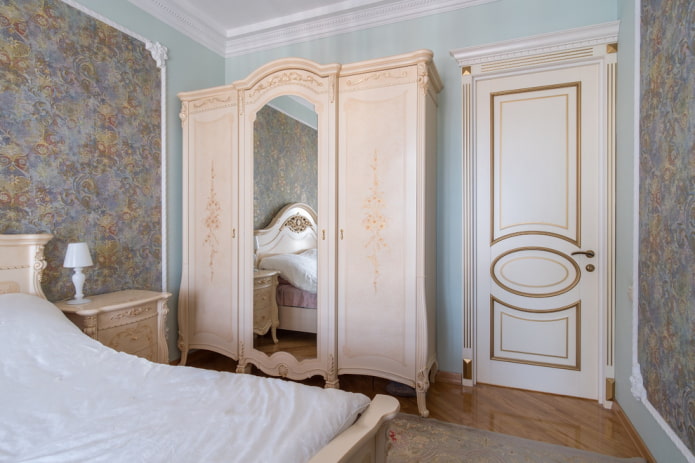 porta em estilo clássico