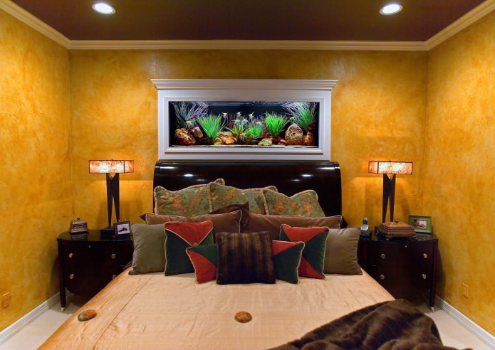 interior do quarto com aquário