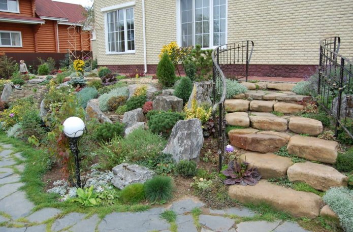 jardim de pedras em um declive