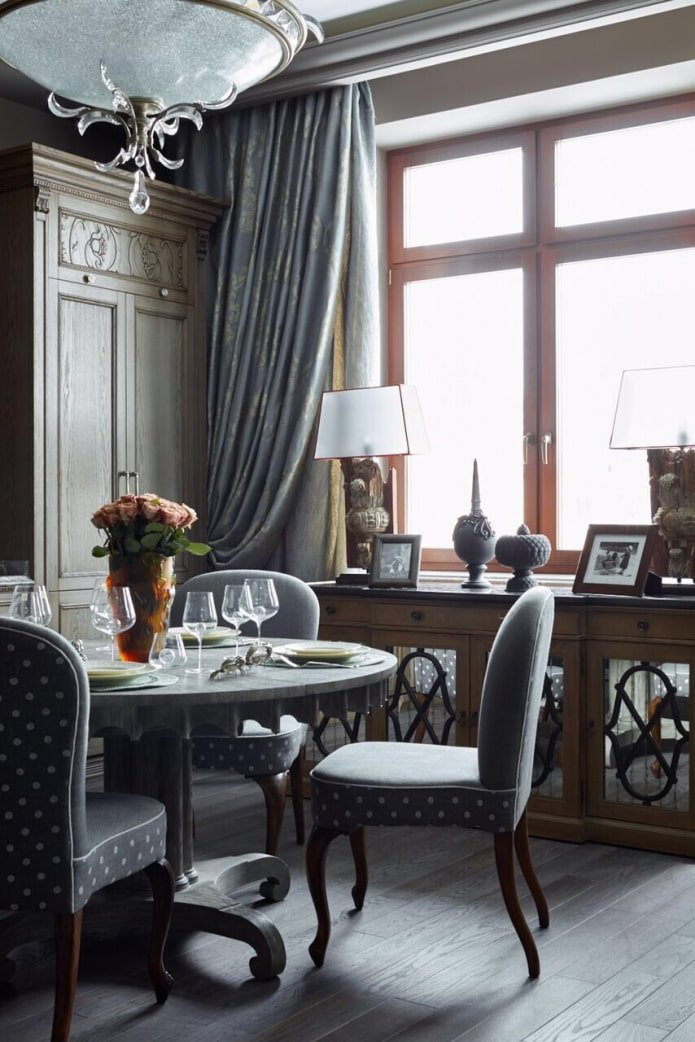 sala de jantar em estilo inglês tradicional