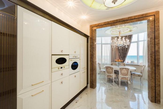 arco entre a cozinha e a sala de jantar