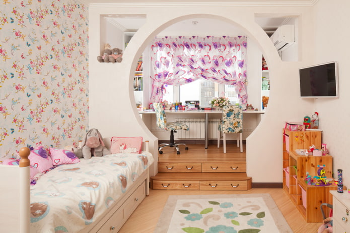arco incomum no quarto do bebê