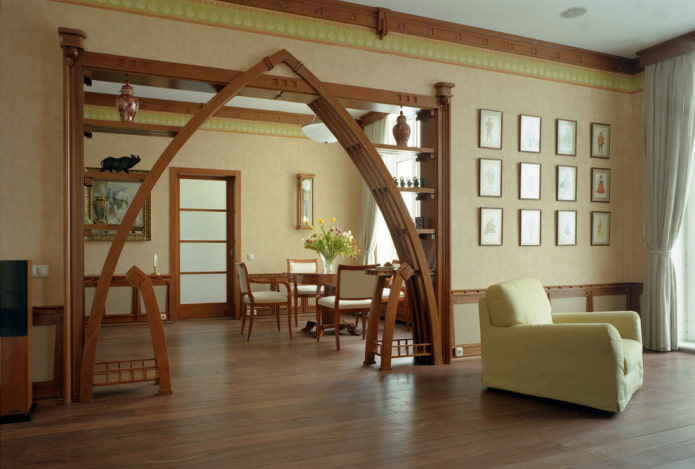 arco com prateleiras na sala de estar