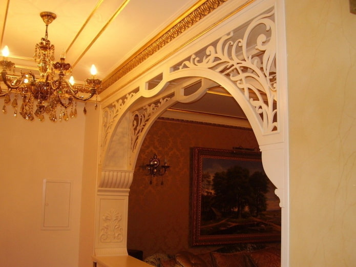 arco de gesso cartonado esculpido no interior