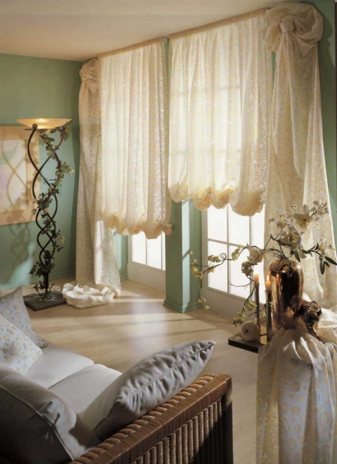 Cortinas austríacas bege