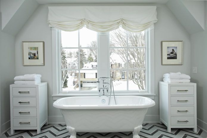 Cortinas austríacas decoradas com contas de vidro