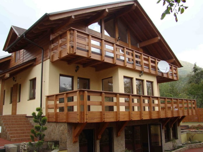 projeto de casa com varanda de madeira