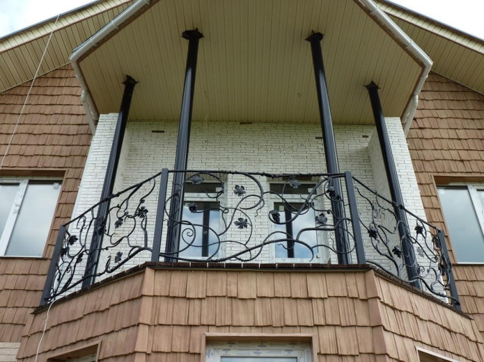 projeto de casa com varanda de metal