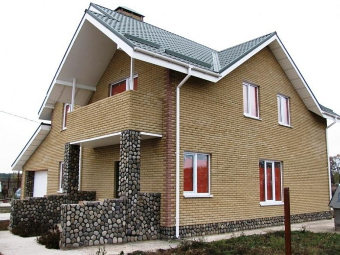 projeto de casa com varanda de tijolos