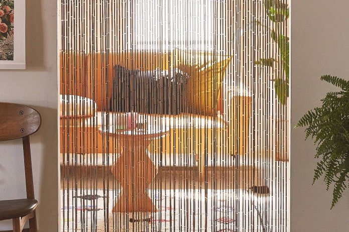 cortinas de fios de bambu no interior