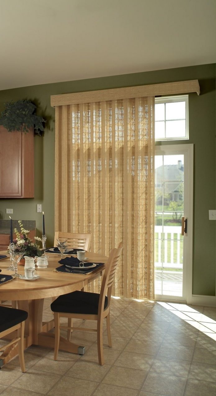 cortinas de bambu na porta