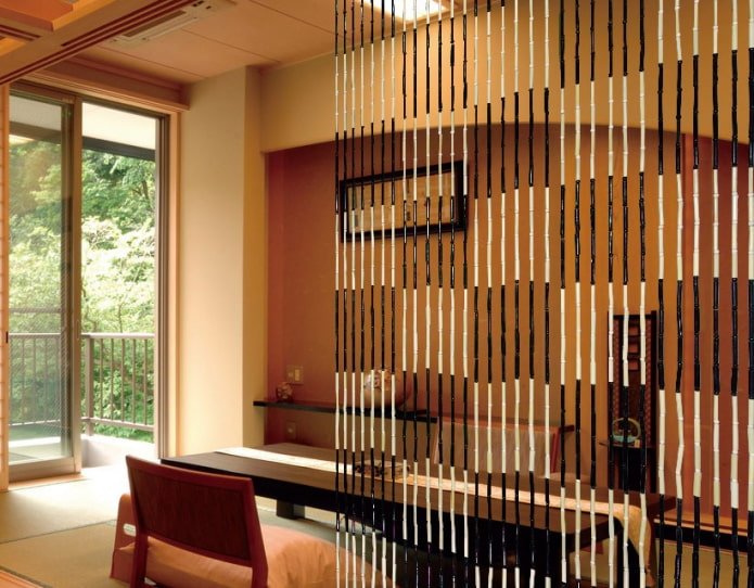 cortinas de bambu com padrões geométricos