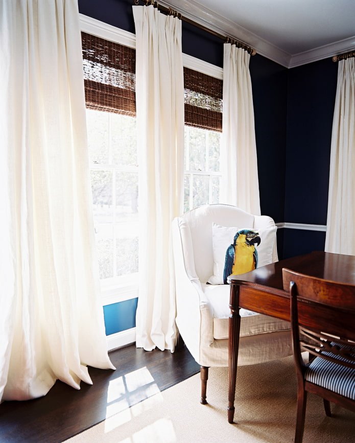 cortinas de bambu em combinação com cortinas