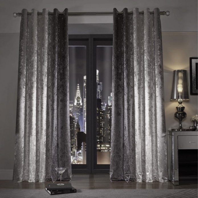 cortinas de veludo cinza no interior