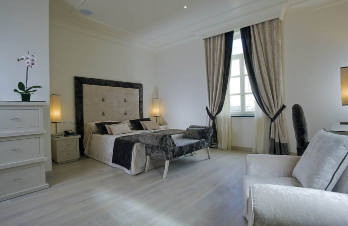 cortinas de veludo bege no quarto