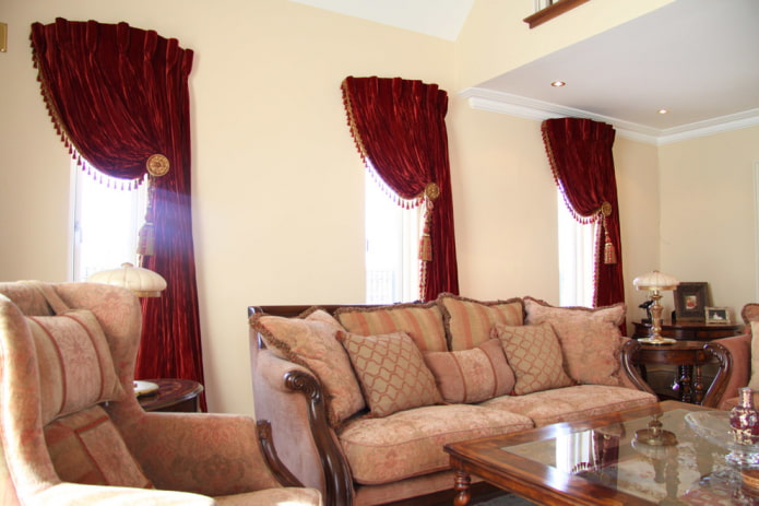 cortinas de veludo com borlas