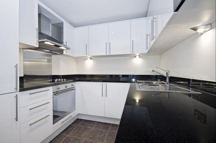 conjunto de cozinha preto e branco