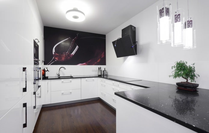 papel de parede fotográfico na cozinha com bancada preta
