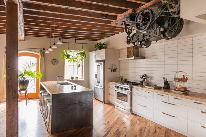 cozinha branca estilo loft com azulejos práticos que imitam tijolos