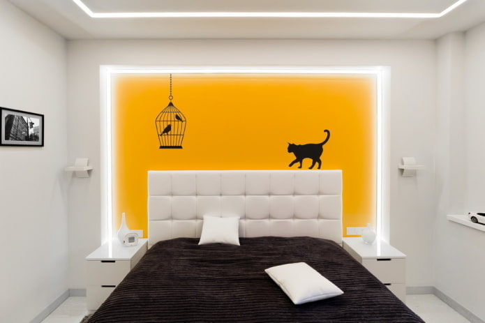quarto branco com detalhes brilhantes