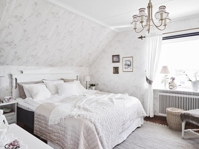 interior de quarto branco no estilo provençal