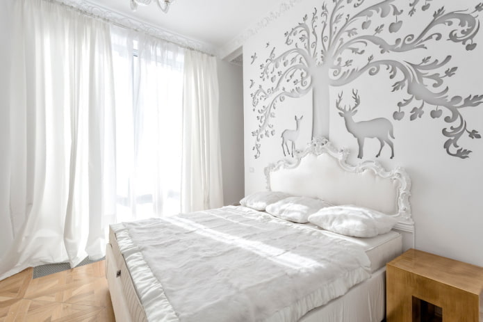 têxteis e decoração no quarto em tons de branco