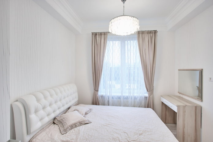 iluminação no interior do quarto em tons de branco