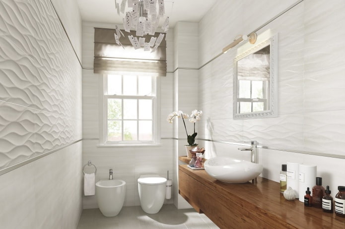 design de interiores de banheiro em tons de branco