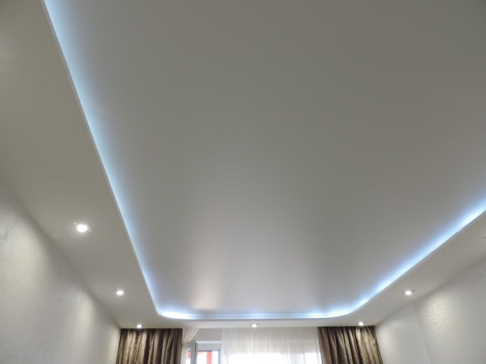 estrutura de teto falso branco com iluminação de fundo