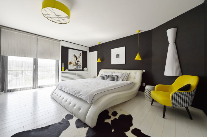 quarto minimalista com piso de madeira