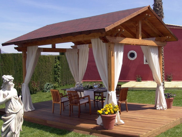 gazebo aberto na casa de veraneio