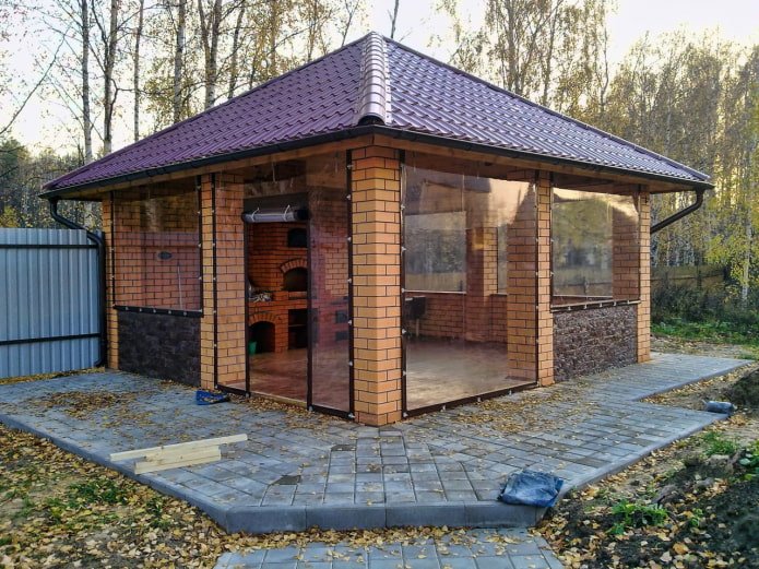 gazebo de tijolos na dacha