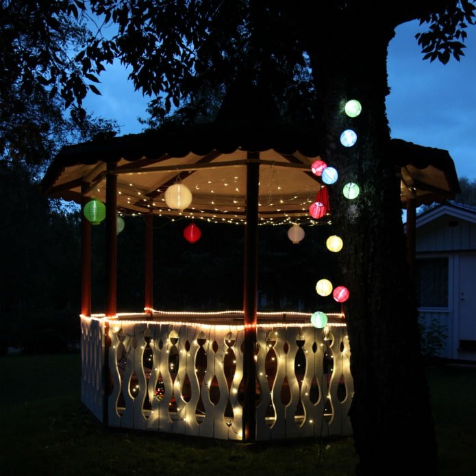 guirlanda no gazebo