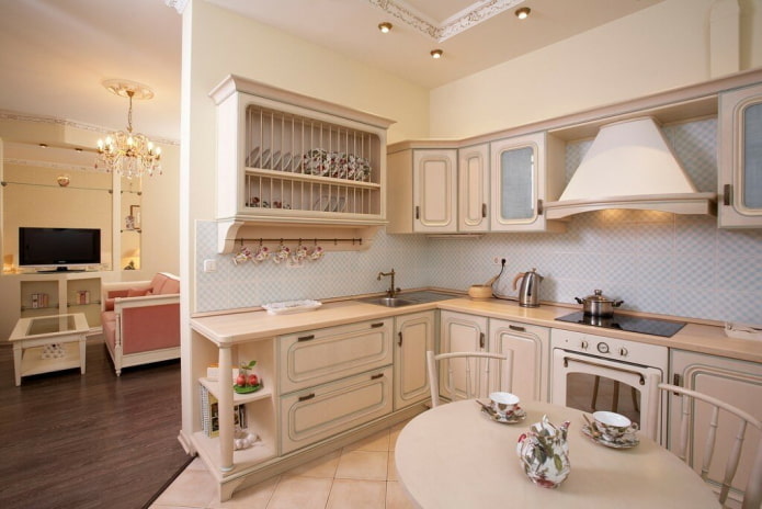 interior de cozinha bege em estilo provençal