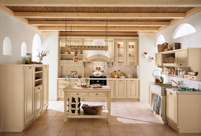 interior de cozinha bege em estilo campestre