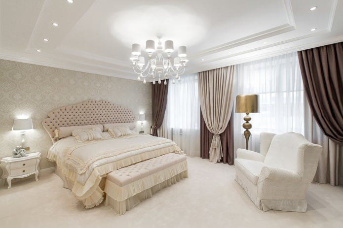 quarto espaçoso com 2 janelas