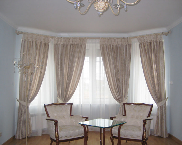 cortinas com argolas na sala de estar