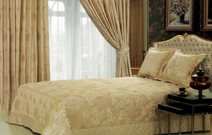 cortinas de cetim na mesma cor da colcha