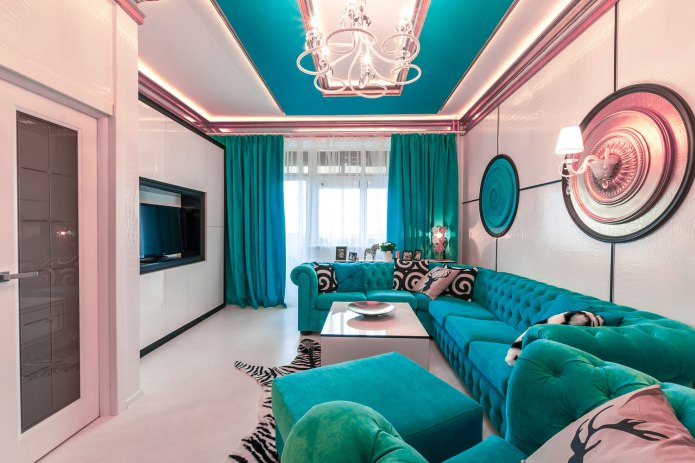 Sala de estar turquesa e rosa