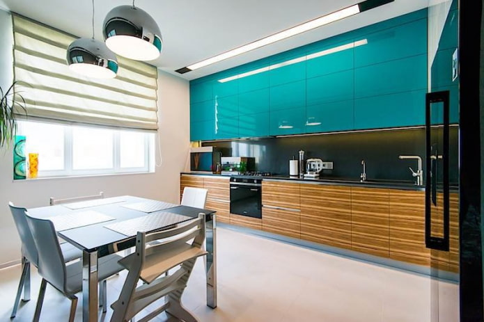 interior da cozinha em tons de turquesa e marrom