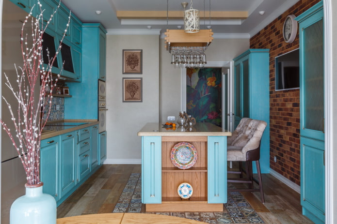 decoração e tecidos no interior de uma cozinha turquesa