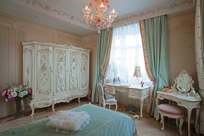 cortinas turquesa em estilo clássico