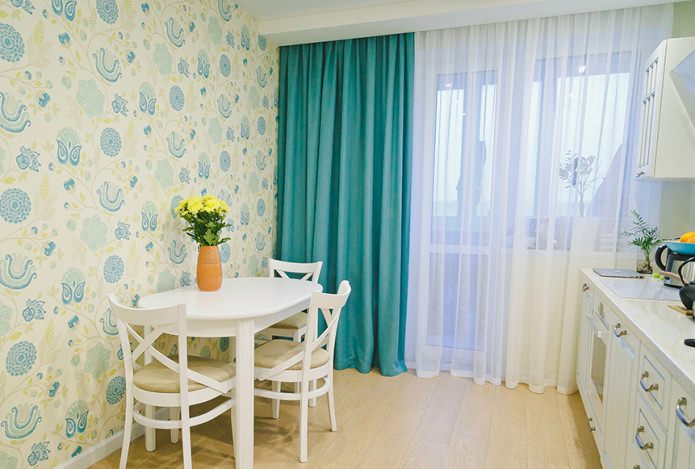 cortinas turquesas na cozinha