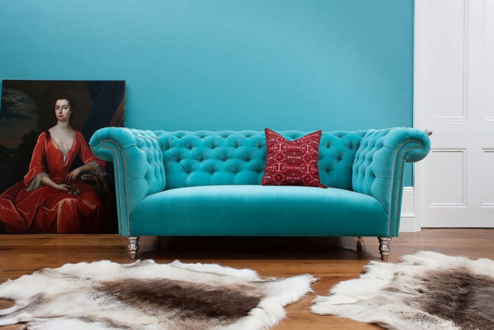 sofá Chesterfield turquesa no interior
