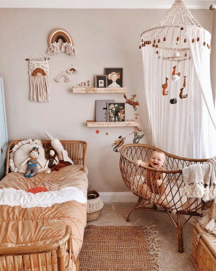quarto infantil em tons quentes