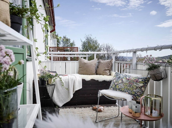 uma varanda no estilo boho