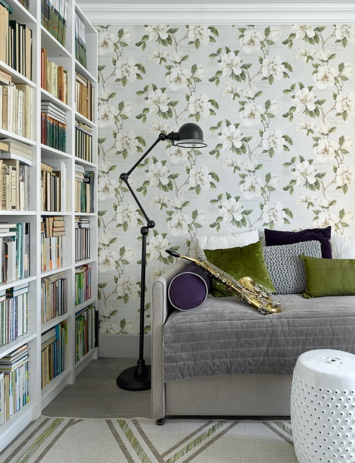 Papel de parede com flores no interior