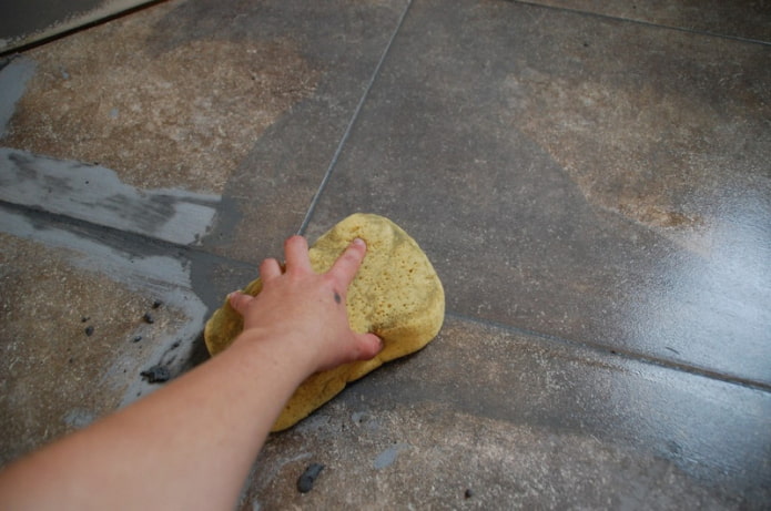 removendo gesso do piso